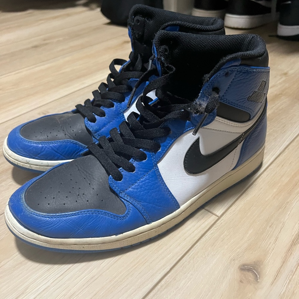 Jordan 1 mid blue